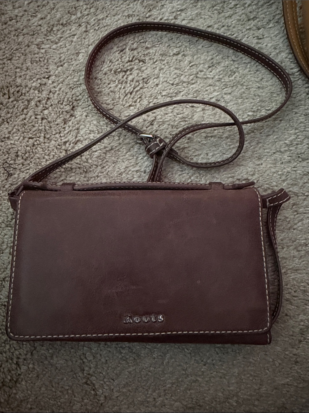 Roots Dark Brown Leather Crossbody Wallet